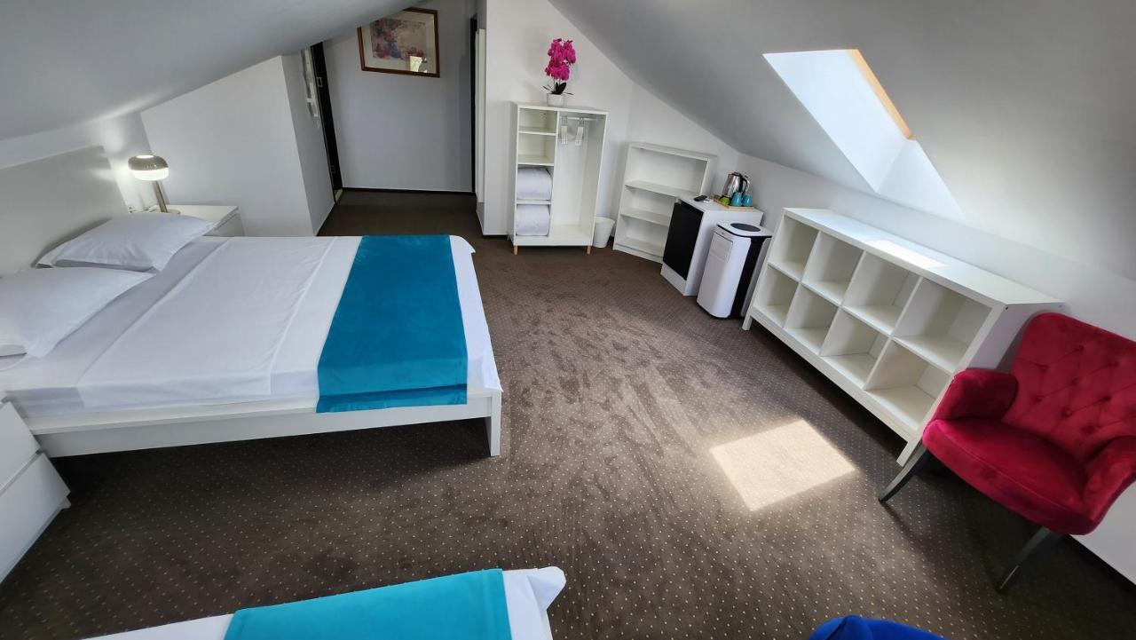 Turquoise 3*